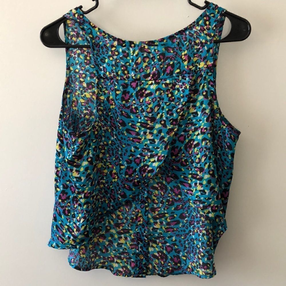 Ali & Kris Split Back Tank top size M gently used - Picture 2 of 6